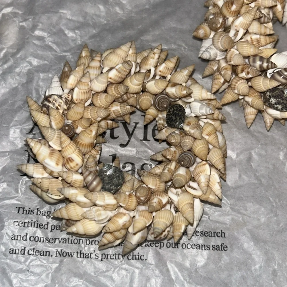 Set of 3 Shell Napkin Rings - Picture 3 of 8